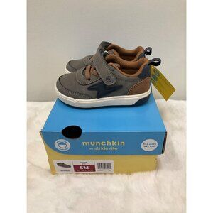 Munchkin by Stride Rite Boy's Maxwell Grey Sneakers 5M (Little Boy) New in Box